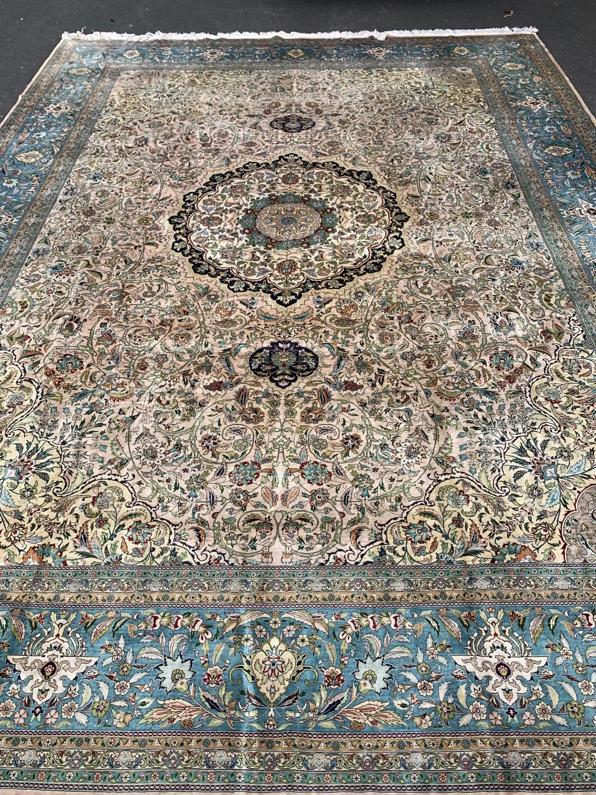 Ivory Silk Medallion Carpet